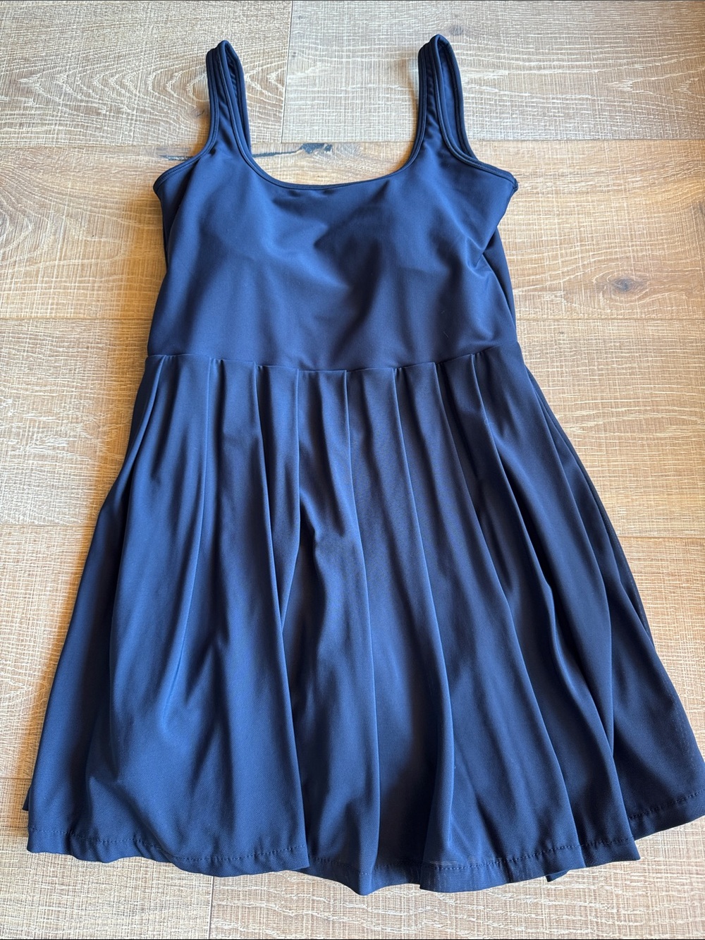 Sage Collective pro shop Women’s Navy Blue Scoop Neck Fit & Flare Dress/skort L